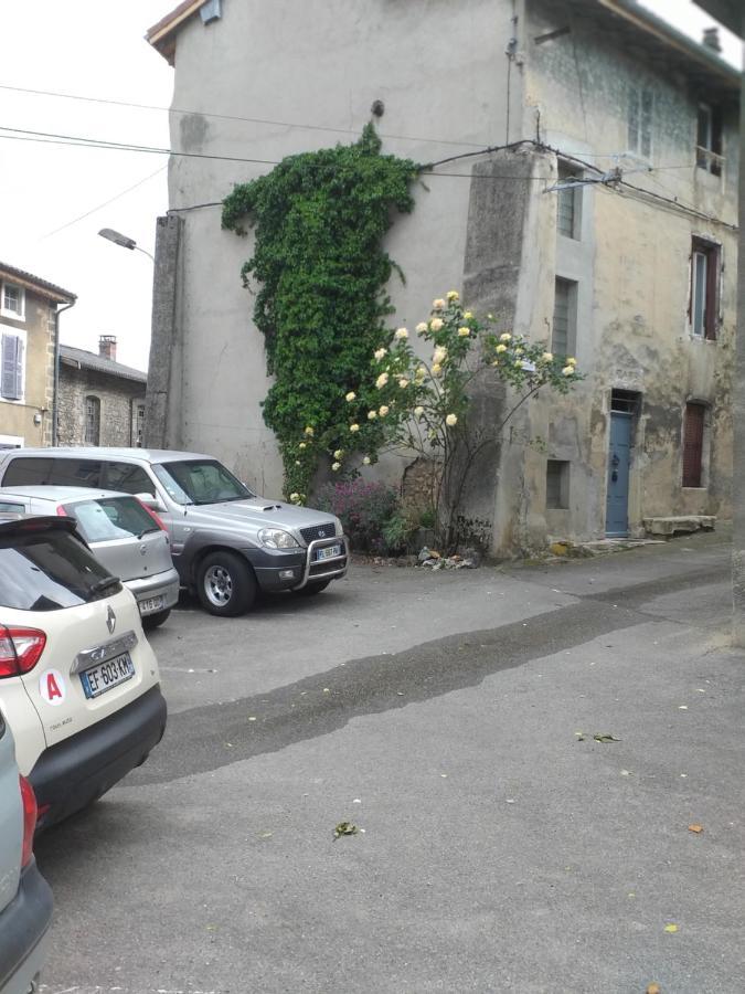 L'Emeraude - 1 A 4P - Wifi Fibre - Parking Gratuit Pont-dʼAin Eksteriør billede